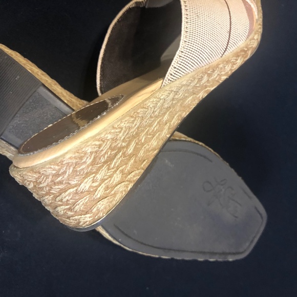 Women's Tan, Yellow and Brown textile mules, size 6 M - Picture 6 of 10
